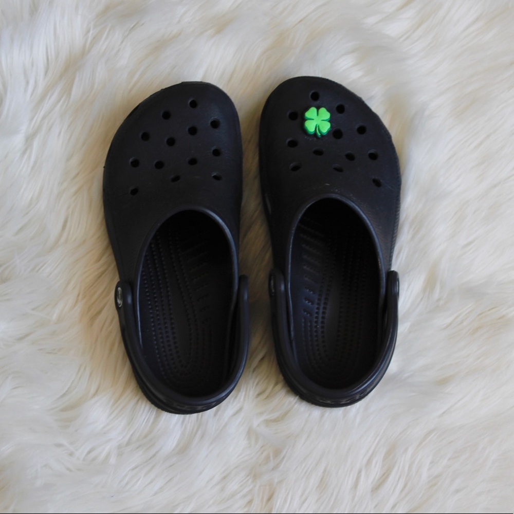 Black Crocs